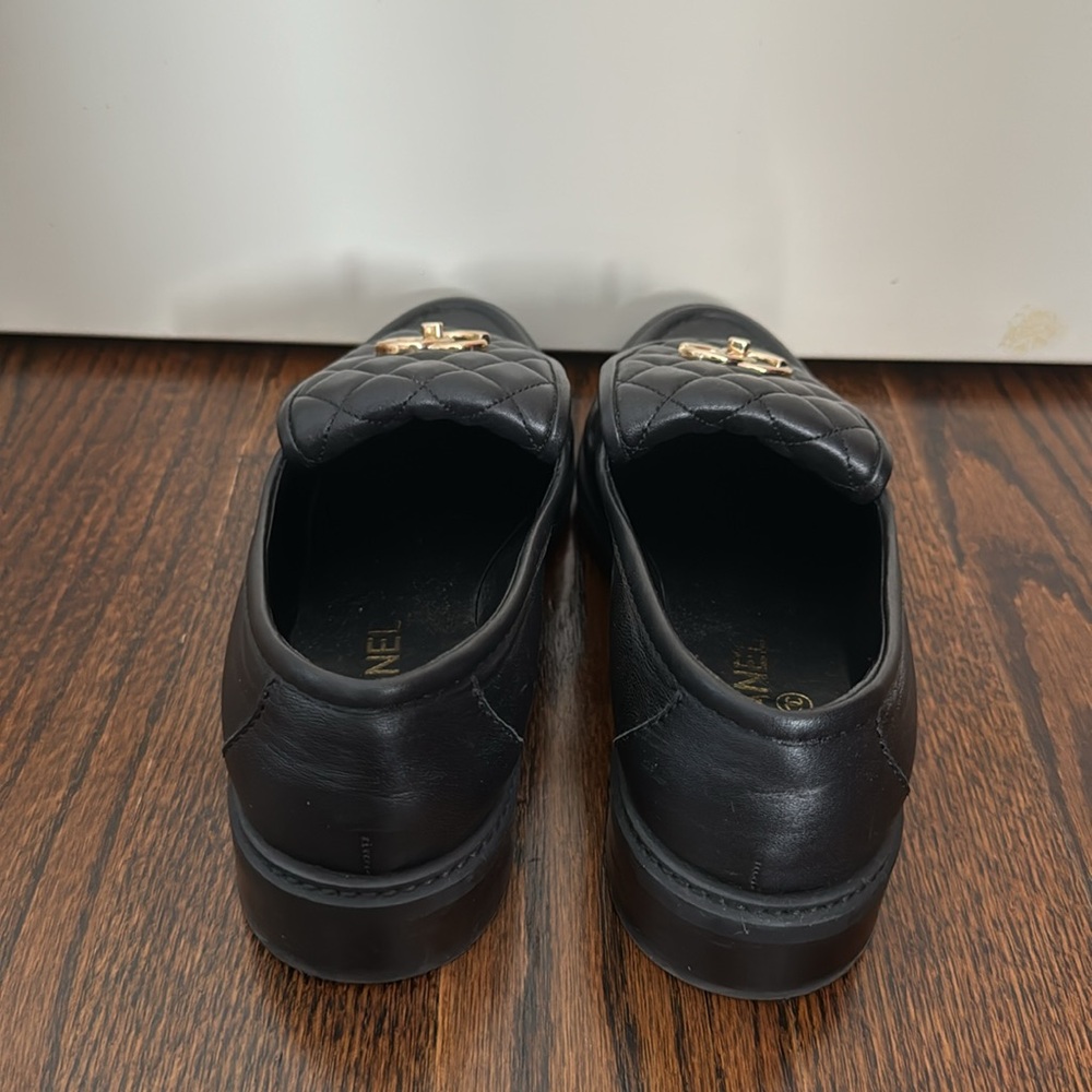 ‼️‼️PRICE FIRM‼️‼️ CHANEL Lambskin Quilted CC Turnlock Loafers 40.5 Black - Picture 9 of 13